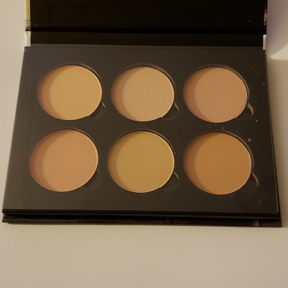 Compact powder - Picture 2 of 3